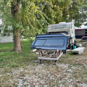 2006 Chevy Silverado truck topper for a 5.8' bed