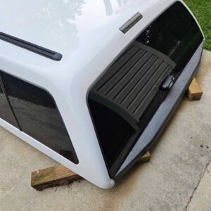 Truck topper for a 2016-2023 Ford F-150 with a 5.5' bed